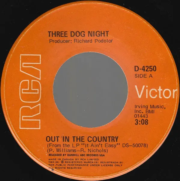 Three Dog Night : Out In The Country (7", Single)