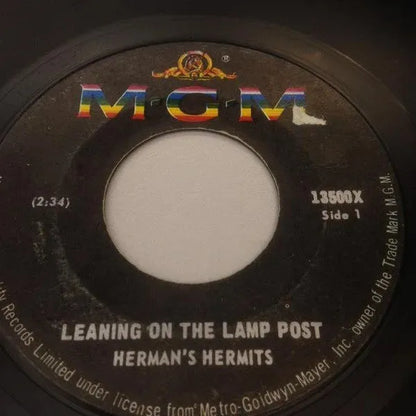 Herman's Hermits : Leaning On The Lamp Post / Hold On! (7", Single)